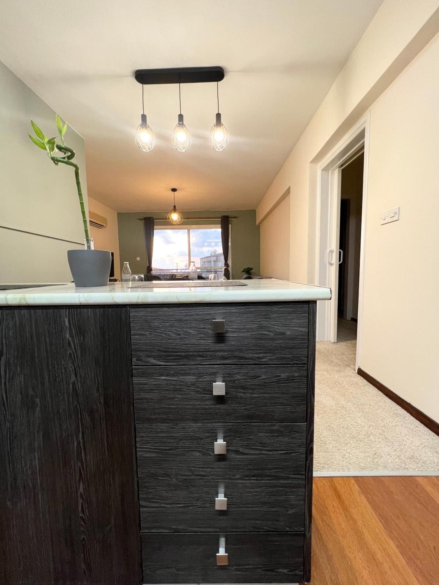 212 Apartment, A 2-Bedroom Escape Paphos Ngoại thất bức ảnh