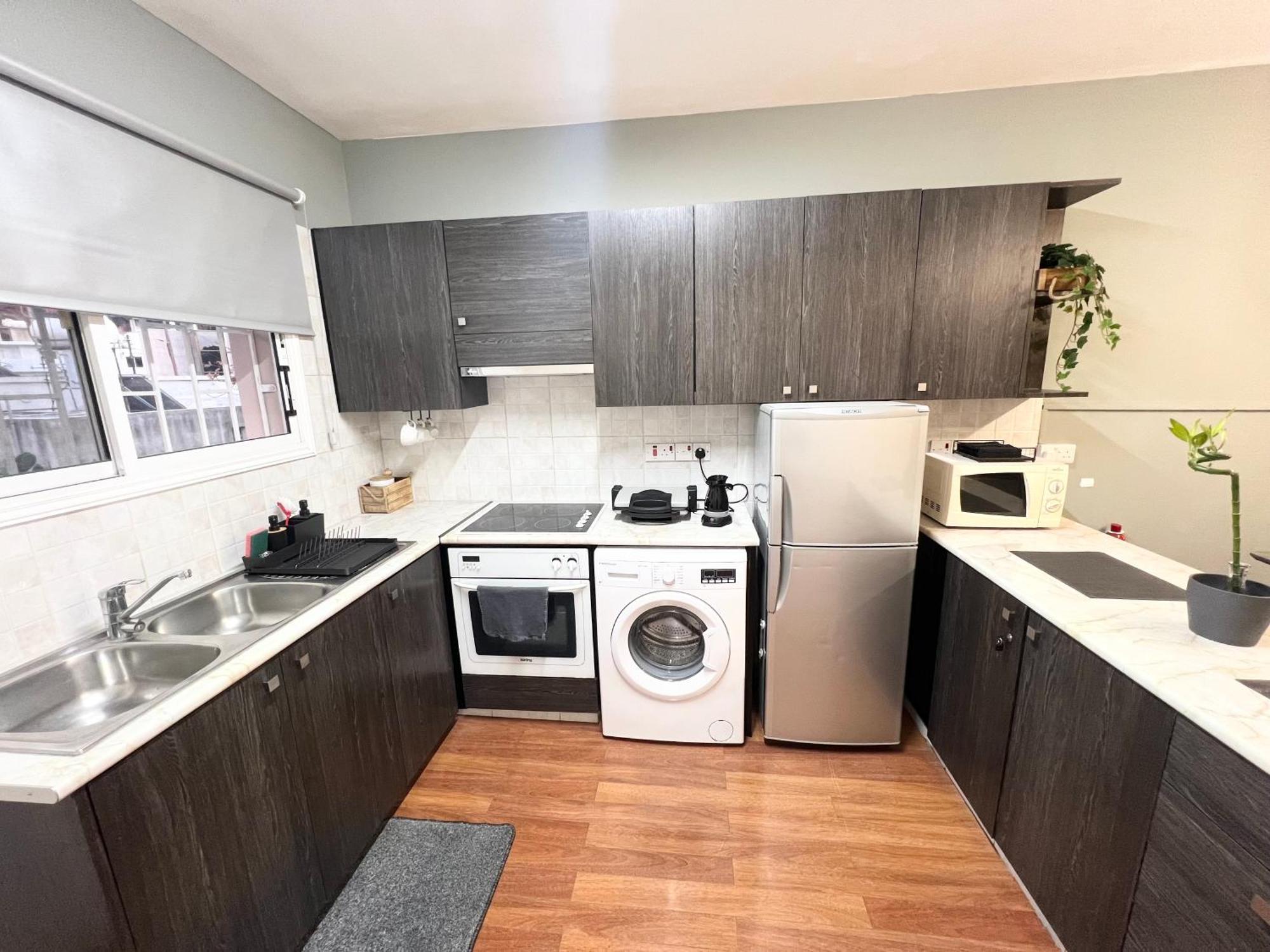 212 Apartment, A 2-Bedroom Escape Paphos Ngoại thất bức ảnh
